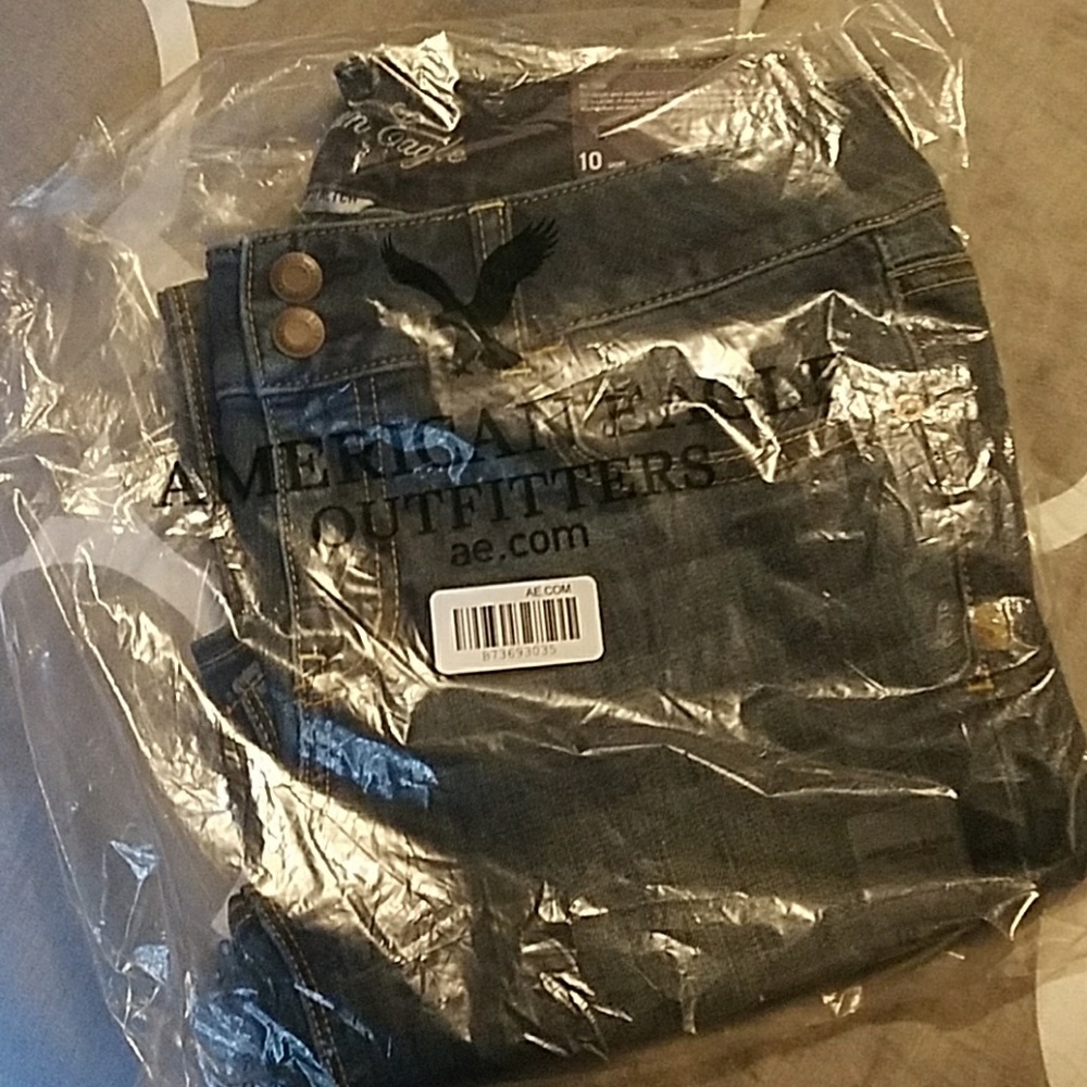 American Eagle Artist Jeans Size 10 Short